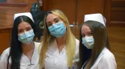 Programa de Enfermería realizó la primera imposición de tocas y botones a sus estudiantes Programa de Enfermería realizó la primera imposición de tocas y botones a sus estudiantes