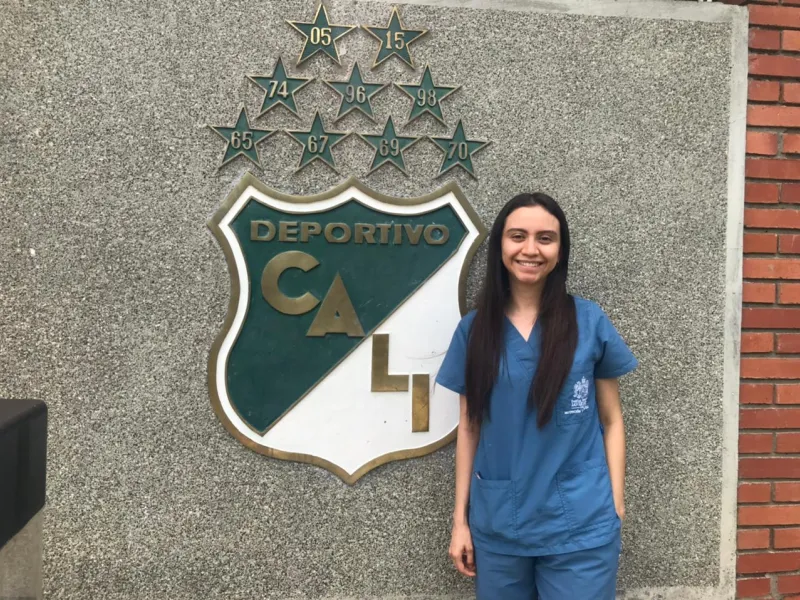 Isabella Rincón, esgresada de la carrera que hizo práctica en el Deportivo Cali.