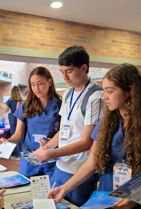 Estudiantes de Medicina compartieron experiencias en su paso hacia la vida profesional